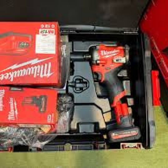 Máy siết bu lông Milwaukee M12 FIW2F12