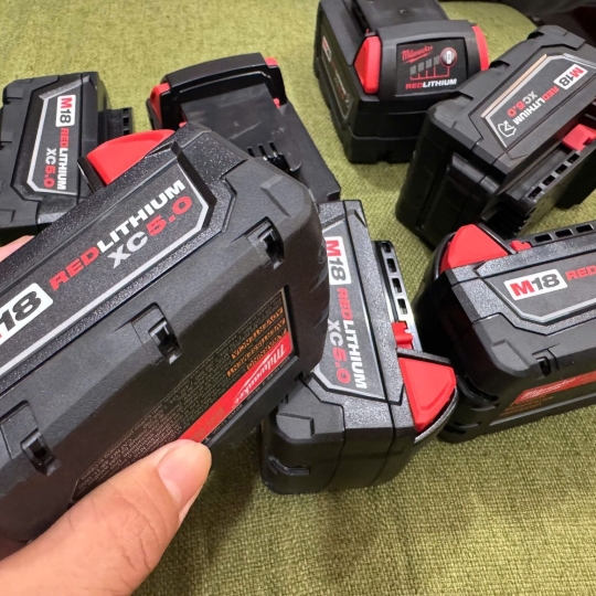 Pin Milwaukee M18 5.0Ah RED LITHIUM M18B5
