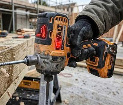 Bệnh nóng máy khoan pin không chổi than: Nguyên nhân và cách sửa triệt để